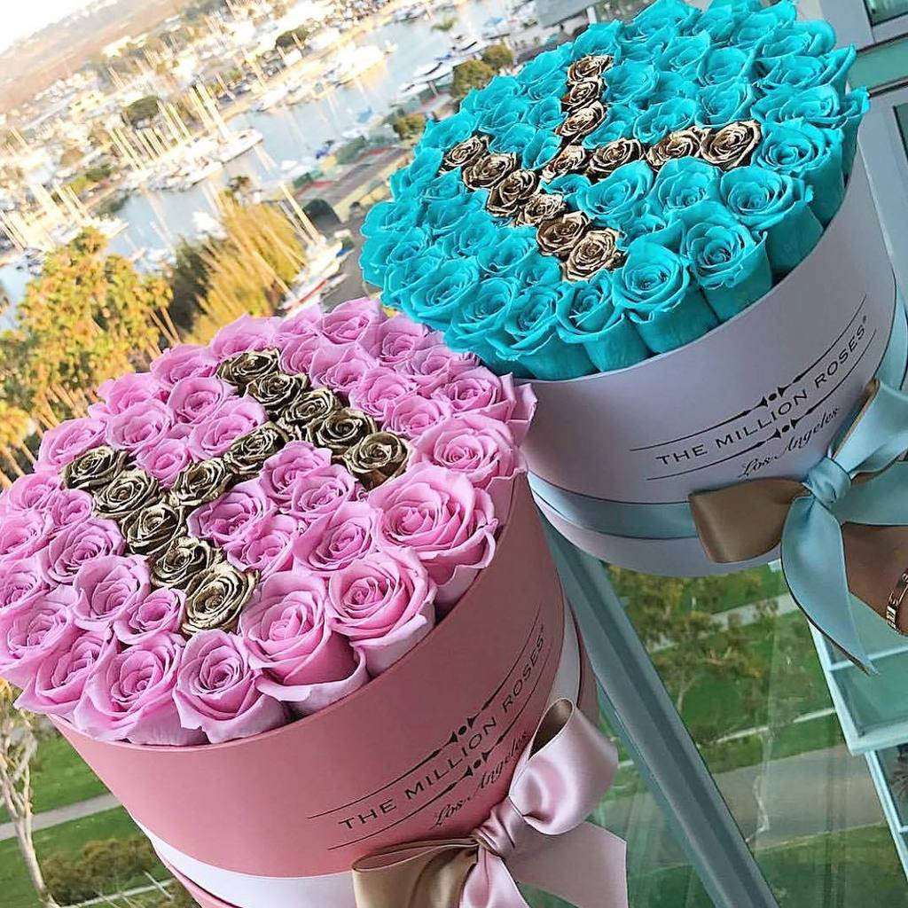 PERSONALIZEAZĂ-ȚI CUTIA - TRANDAFIRI CRIOGENAȚI - CUTIE MEDIE