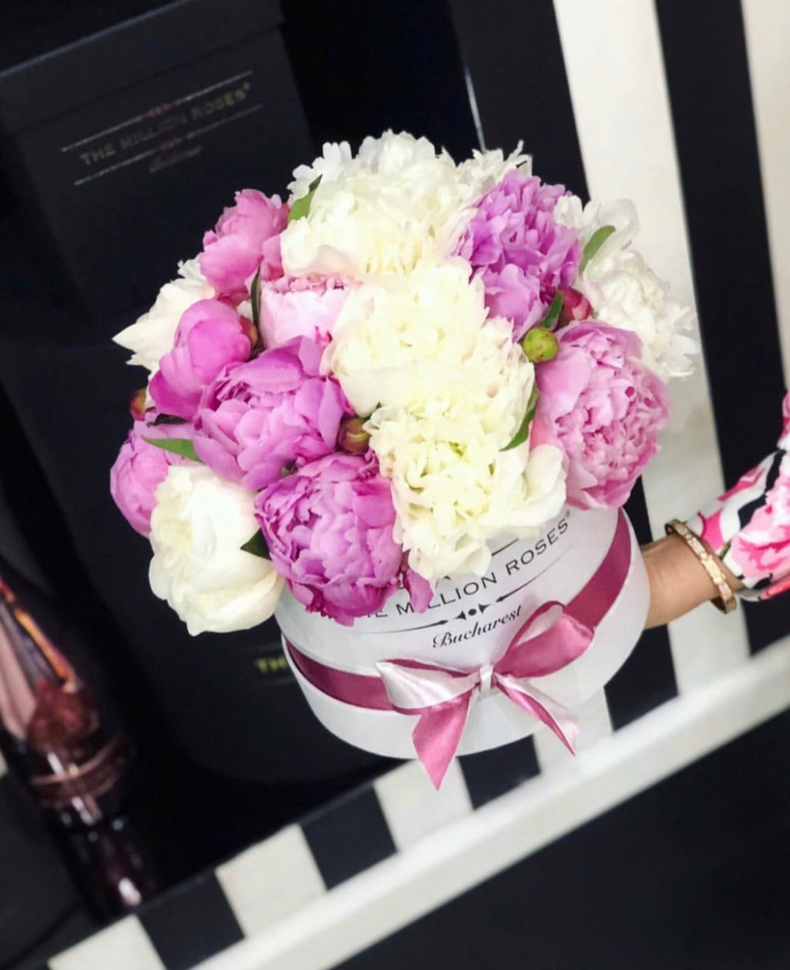 Aranjament cu bujori - Cutie mică