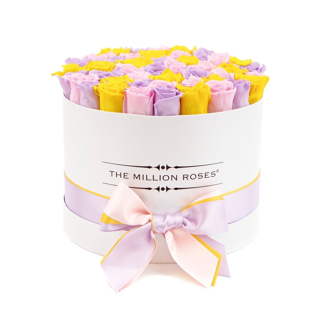 TRANDAFIRI CRIOGENAȚI INTERCALAȚI   ÎN CUTIE ALBĂ MEDIE